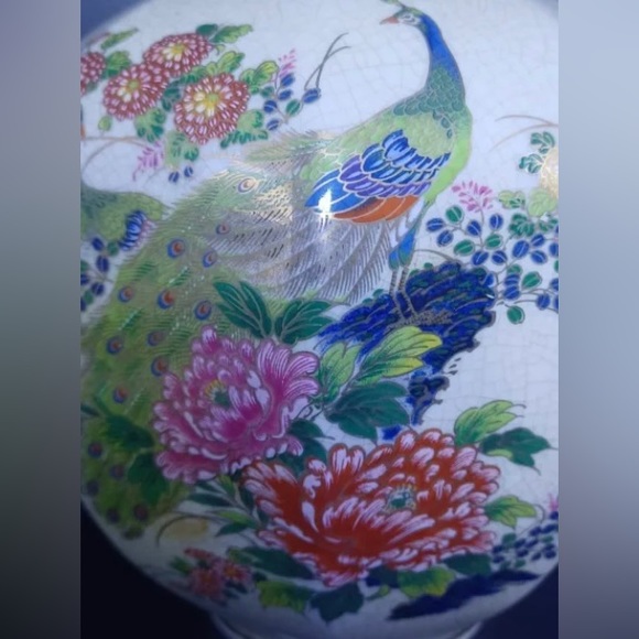 Antique Satsuma Japanese Vase w peacock & gold mint condition collector quality! - Picture 3 of 7
